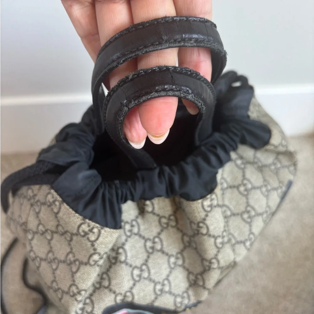 Authentic Gucci Beige Tiger Print Backpack with Black Accents - Picture 4 of 9